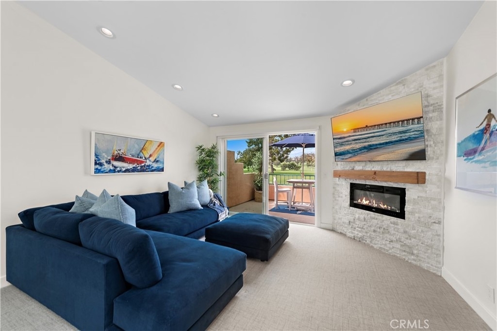408 Villa Point - Photo 3
