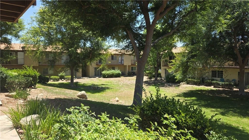 1365 Crafton - Photo 16