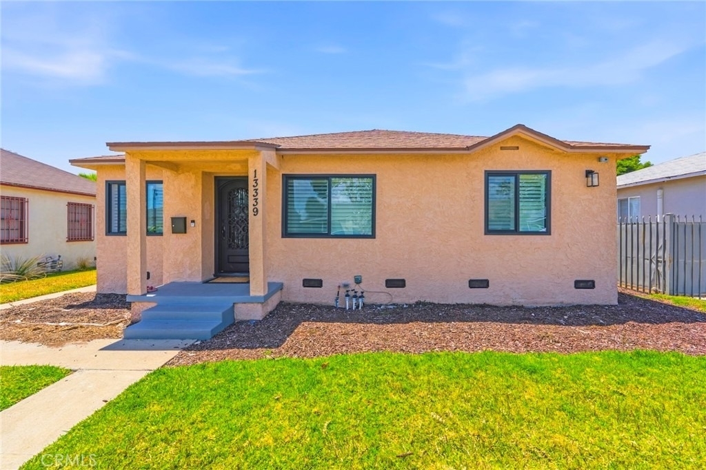 13339 Crocker - Photo 0