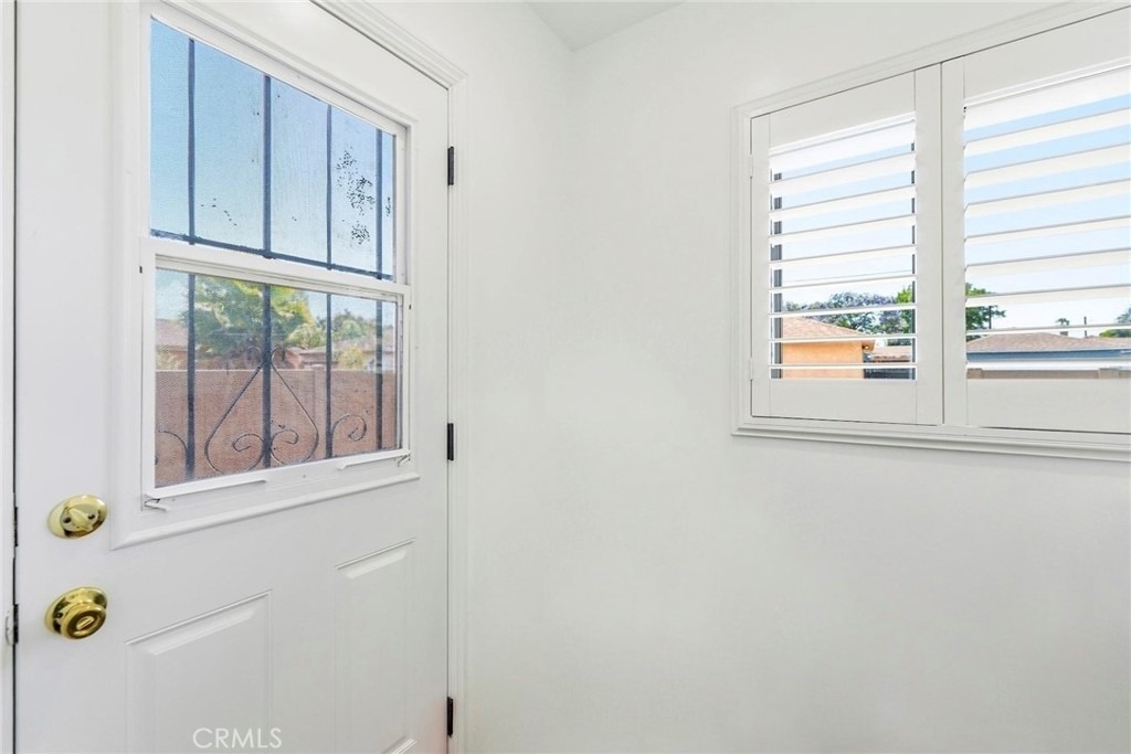 13339 Crocker - Photo 7