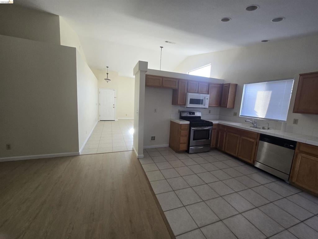 5128 Hereford Ct - Photo 5
