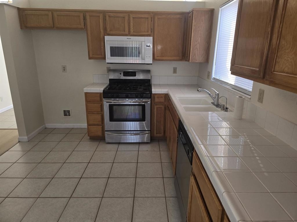 5128 Hereford Ct - Photo 4