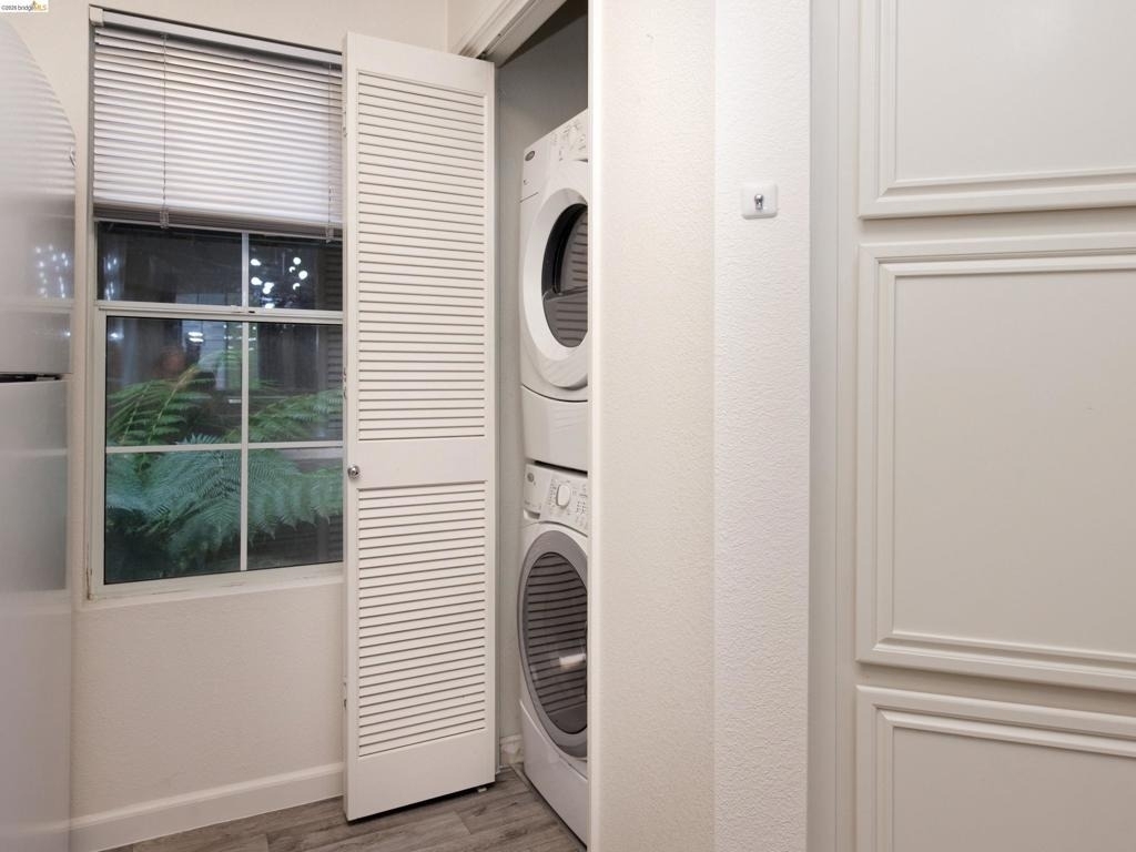 220 Caldecott Ln - Photo 7