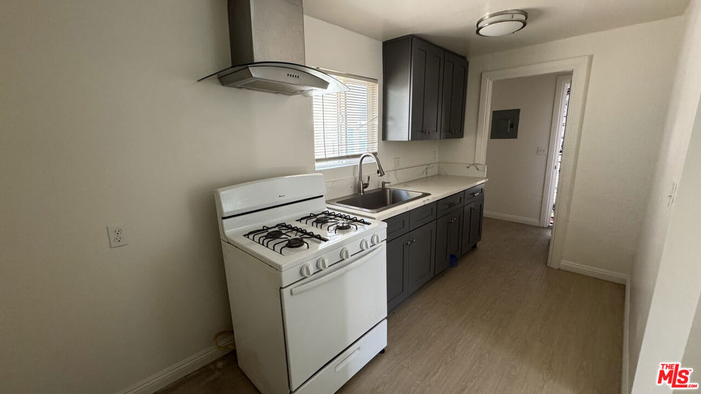 8804 Beach Street - Photo 4