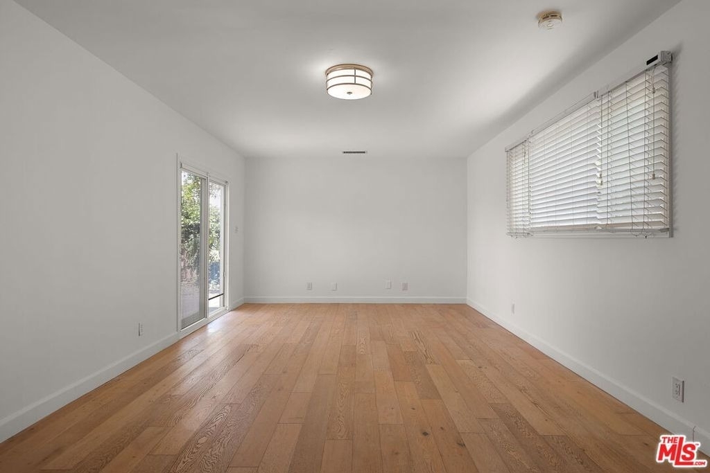 2884 Dunleer Place - Photo 4