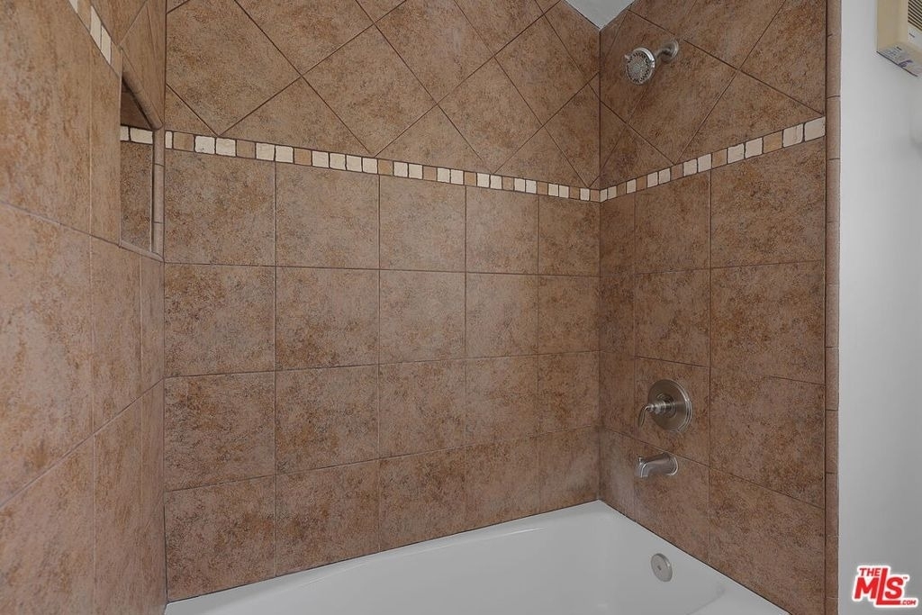 2884 Dunleer Place - Photo 16