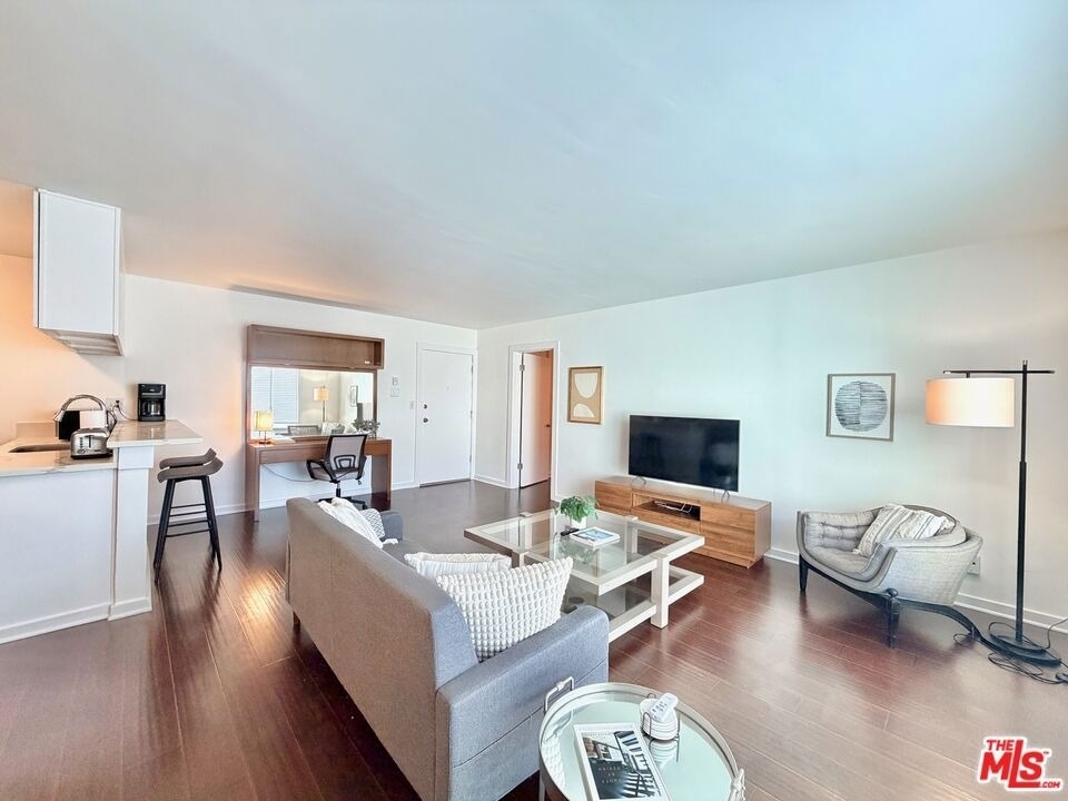 5805 W 8th Street - Photo 3