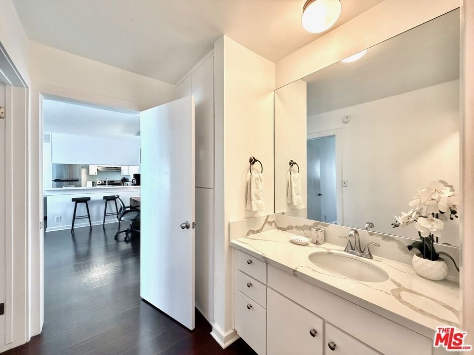 5805 W 8th Street - Photo 9