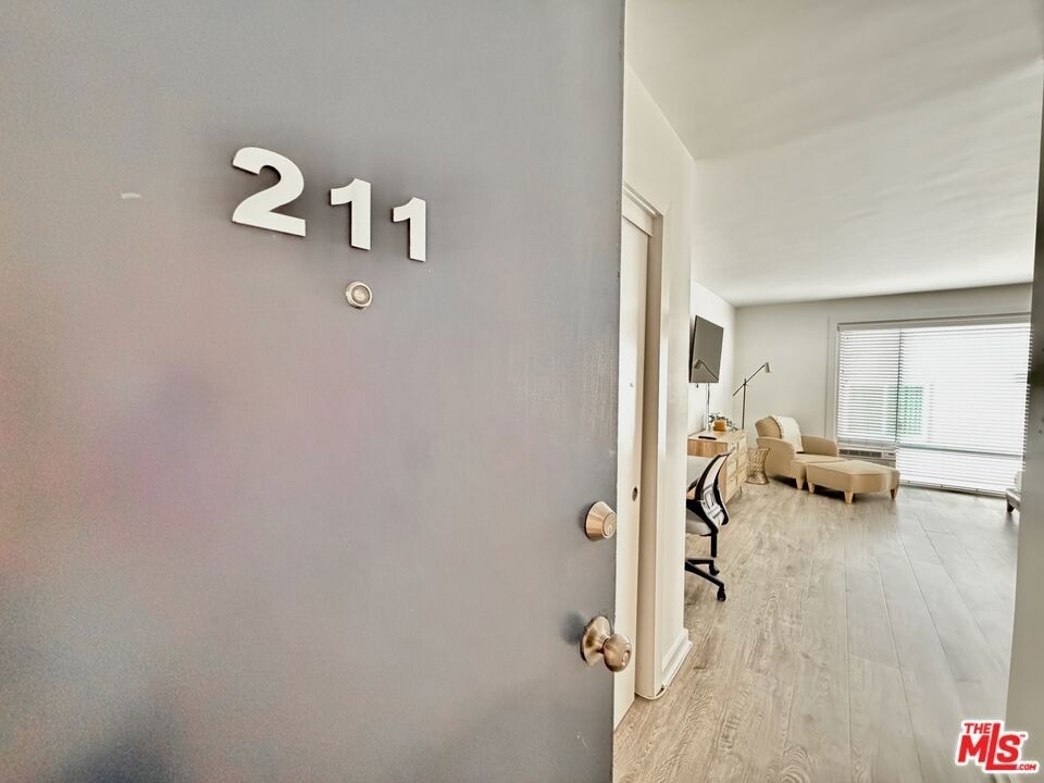 5805 W 8th Street - Photo 8