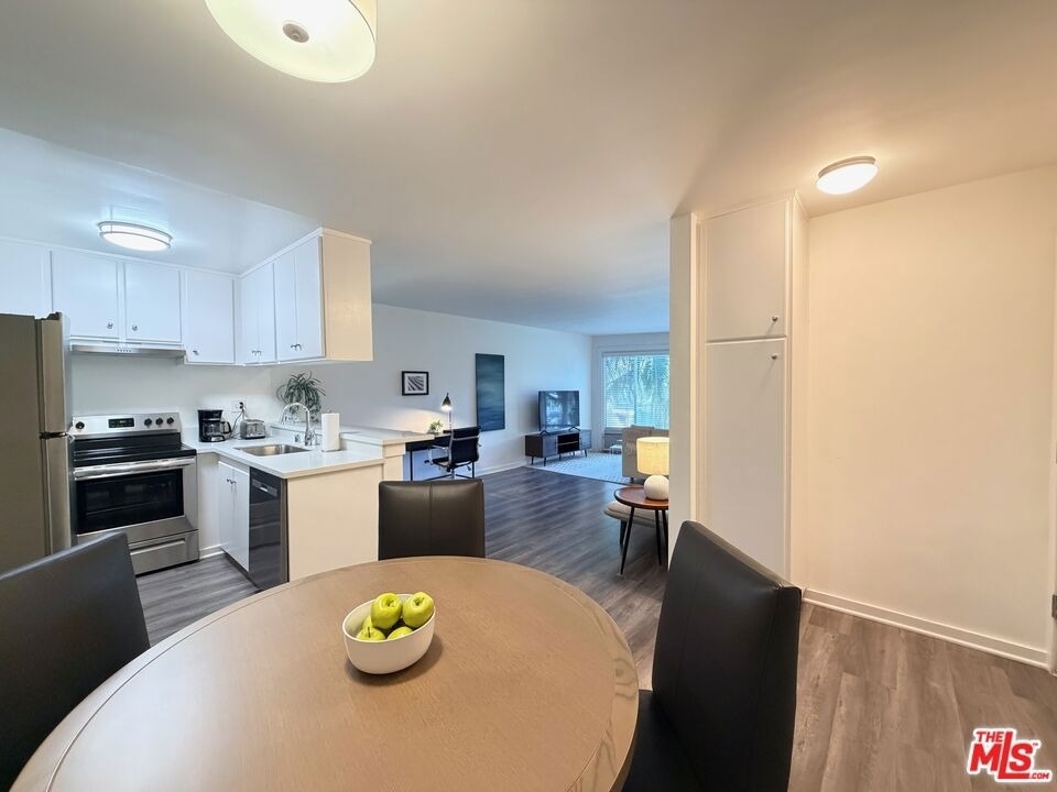 5805 W 8th Street - Photo 3