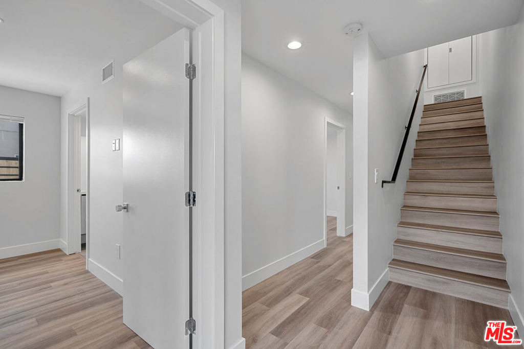 14802 Vanowen Street - Photo 3