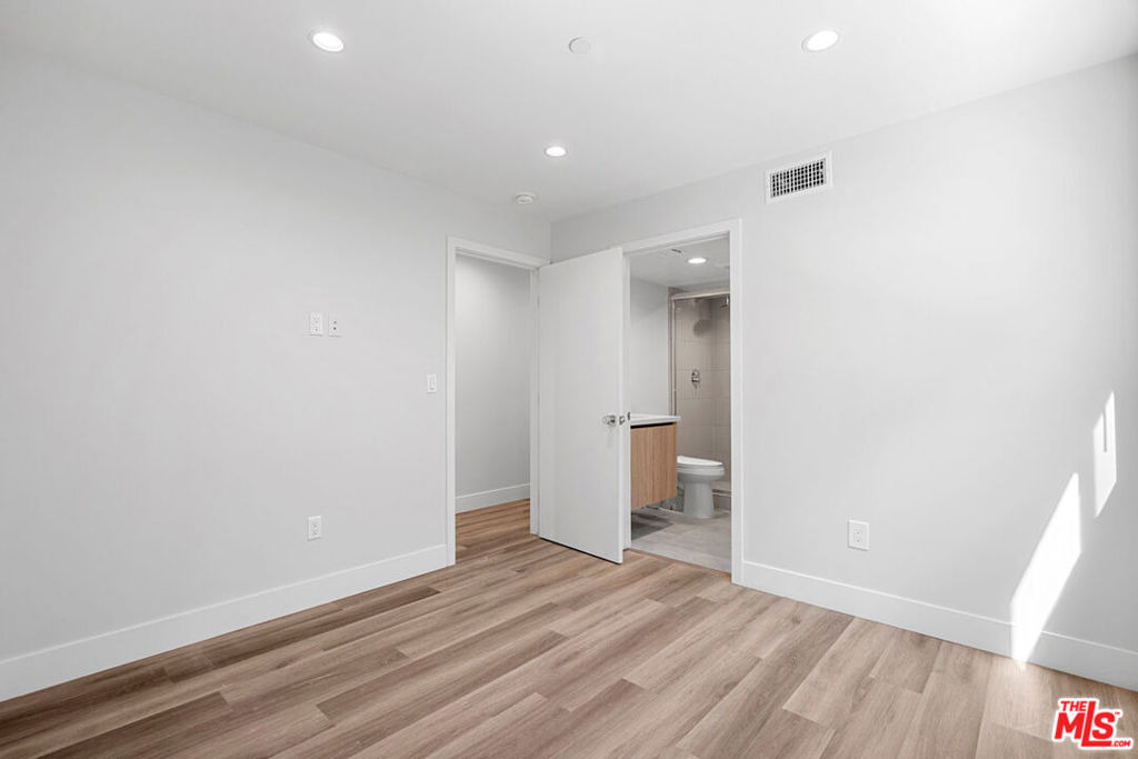 14802 Vanowen Street - Photo 4