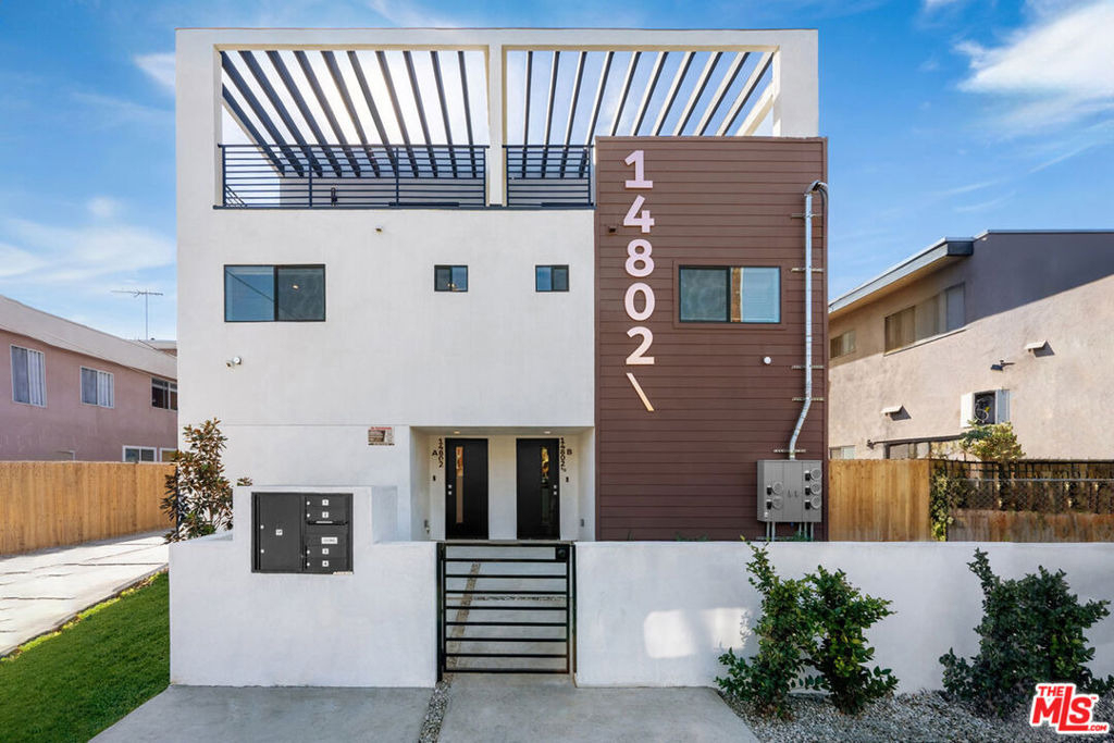 14802 Vanowen Street - Photo 0