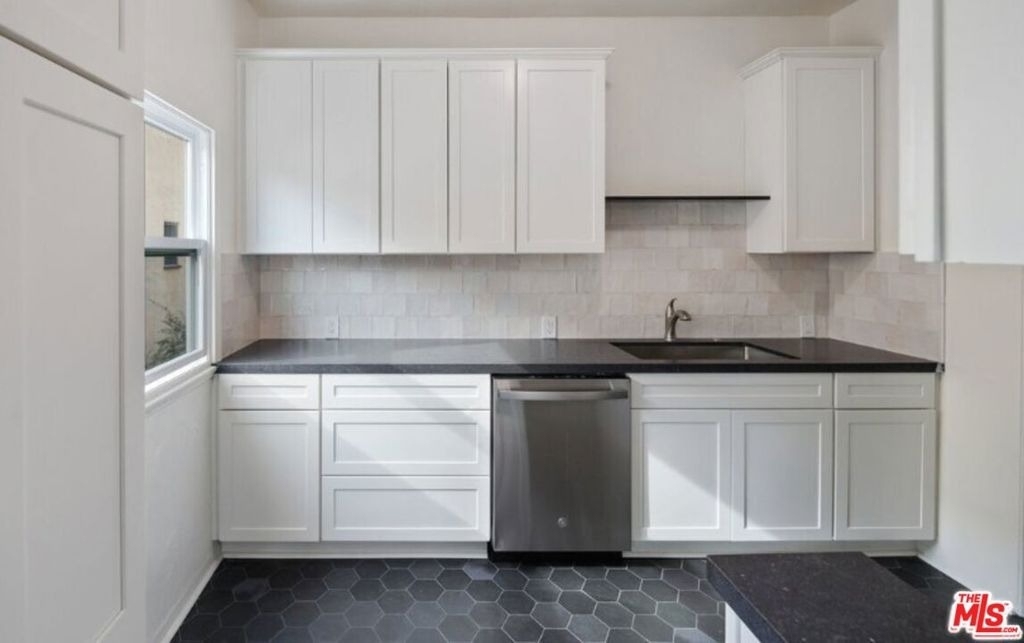 409 N Curson Avenue - Photo 4