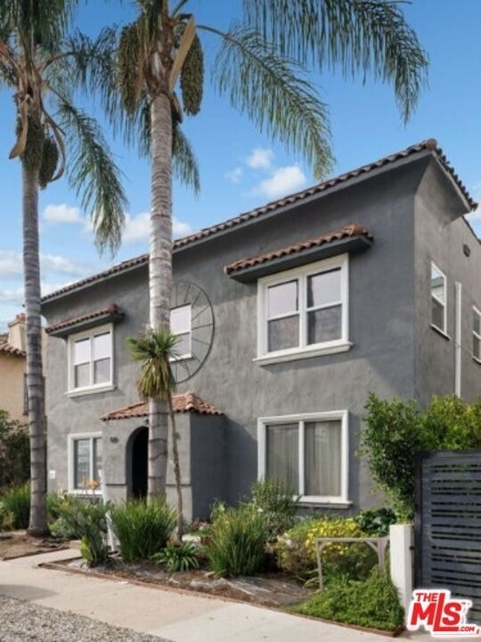409 N Curson Avenue - Photo 1