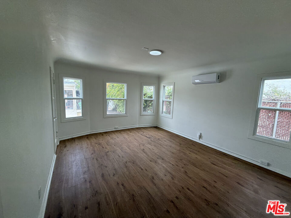 211 S Arnaz Drive - Photo 21