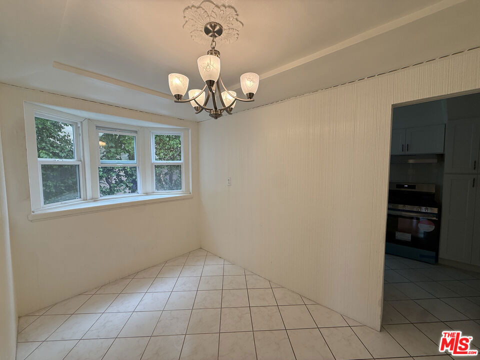 211 S Arnaz Drive - Photo 11