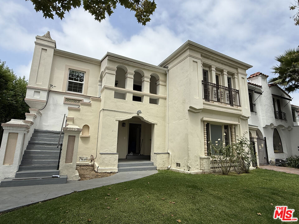 211 S Arnaz Drive - Photo 1