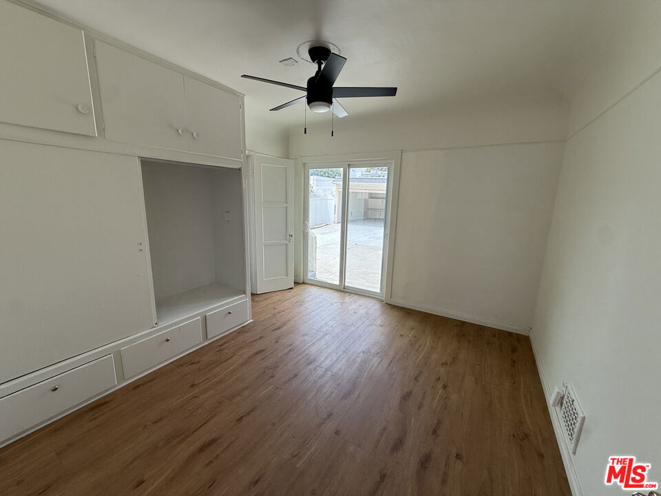 211 S Arnaz Drive - Photo 26