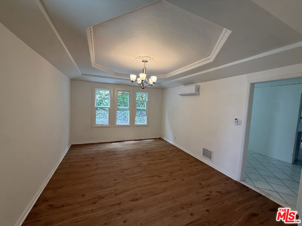 211 S Arnaz Drive - Photo 9
