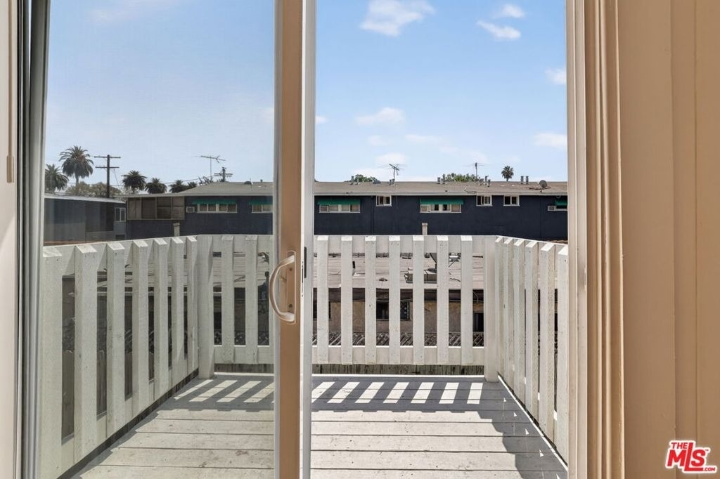 14721 Sylvan Street - Photo 3