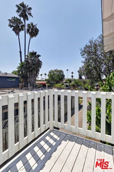 14721 Sylvan Street - Photo 4