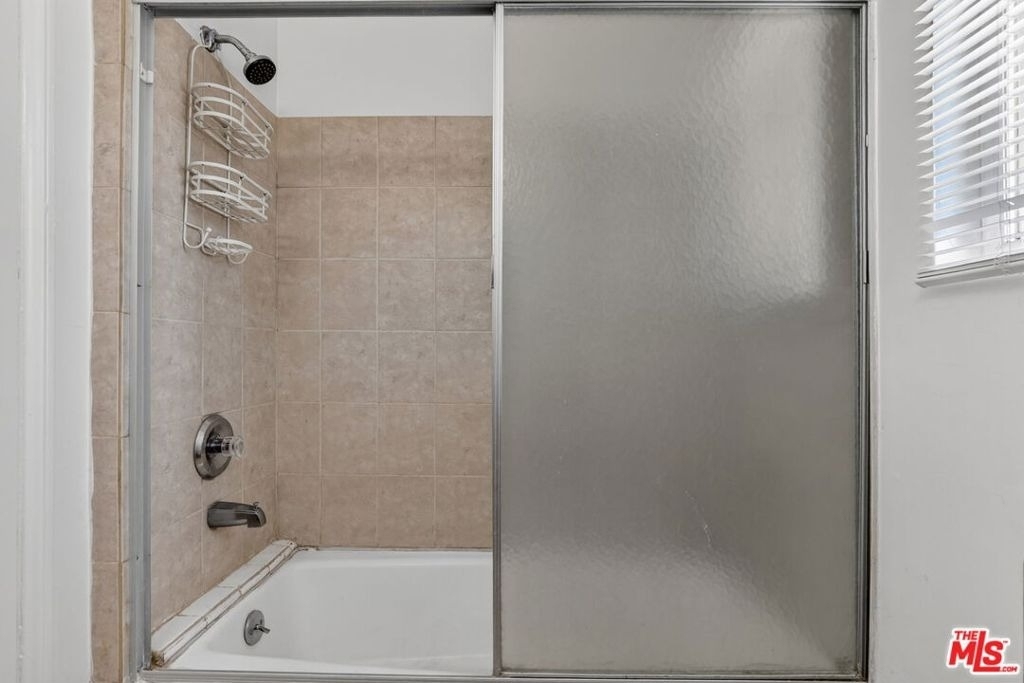 14721 Sylvan Street - Photo 13
