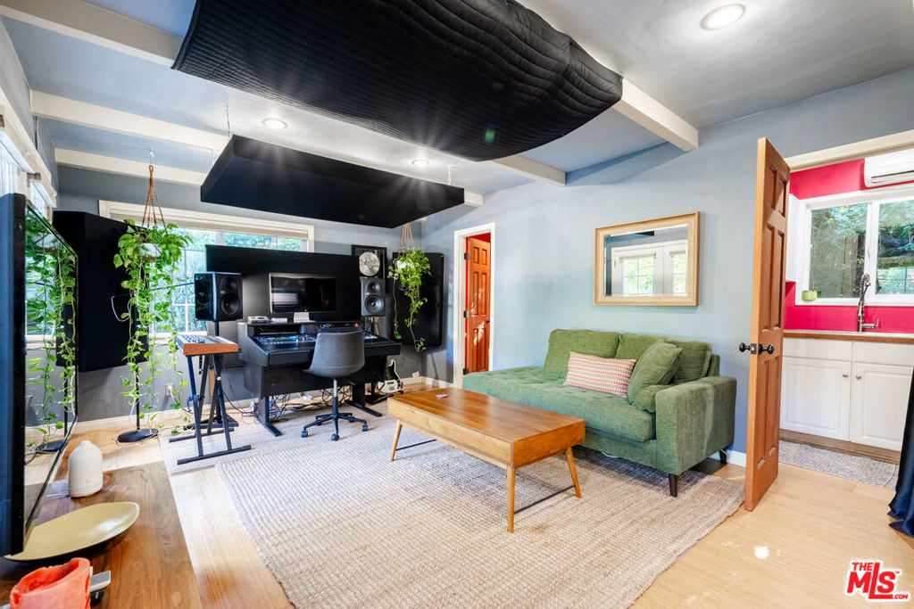 17401 Londelius Street - Photo 34