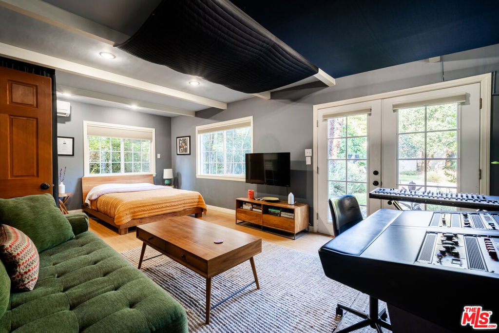 17401 Londelius Street - Photo 32