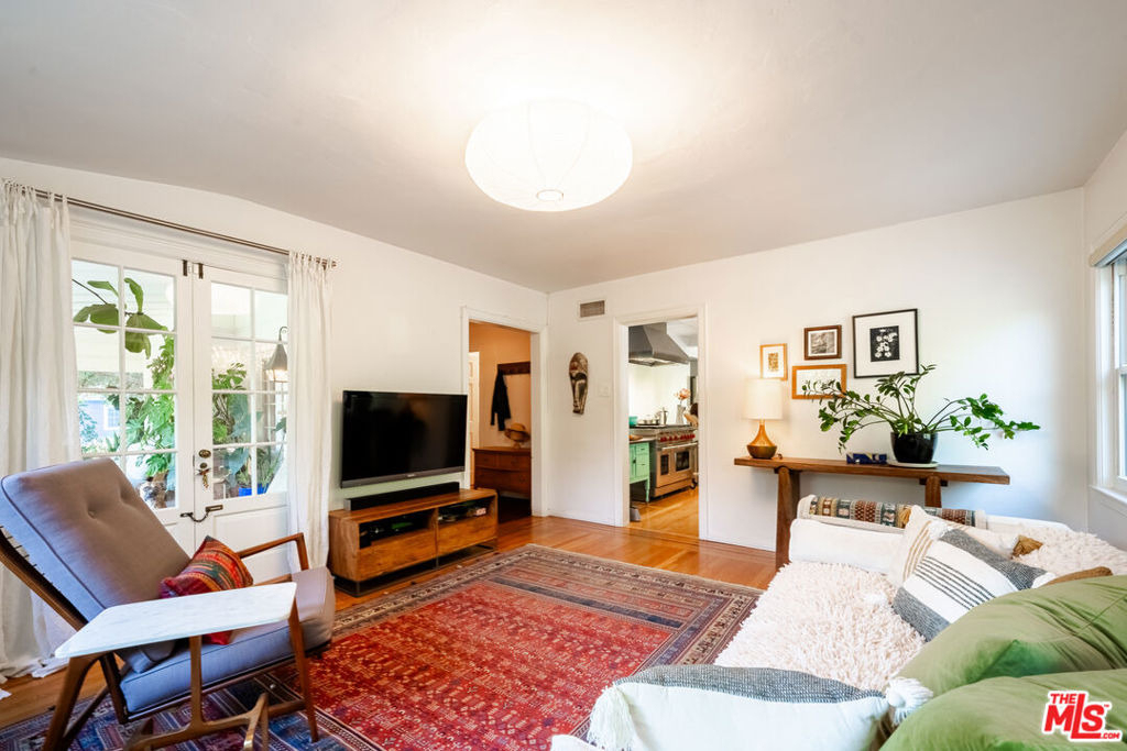 17401 Londelius Street - Photo 5