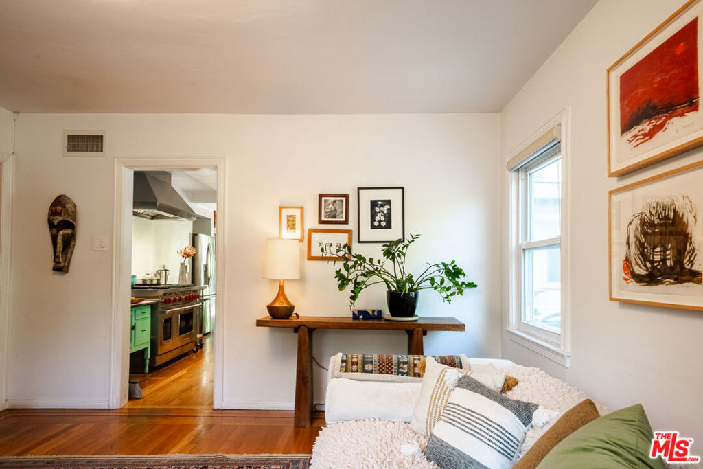 17401 Londelius Street - Photo 11