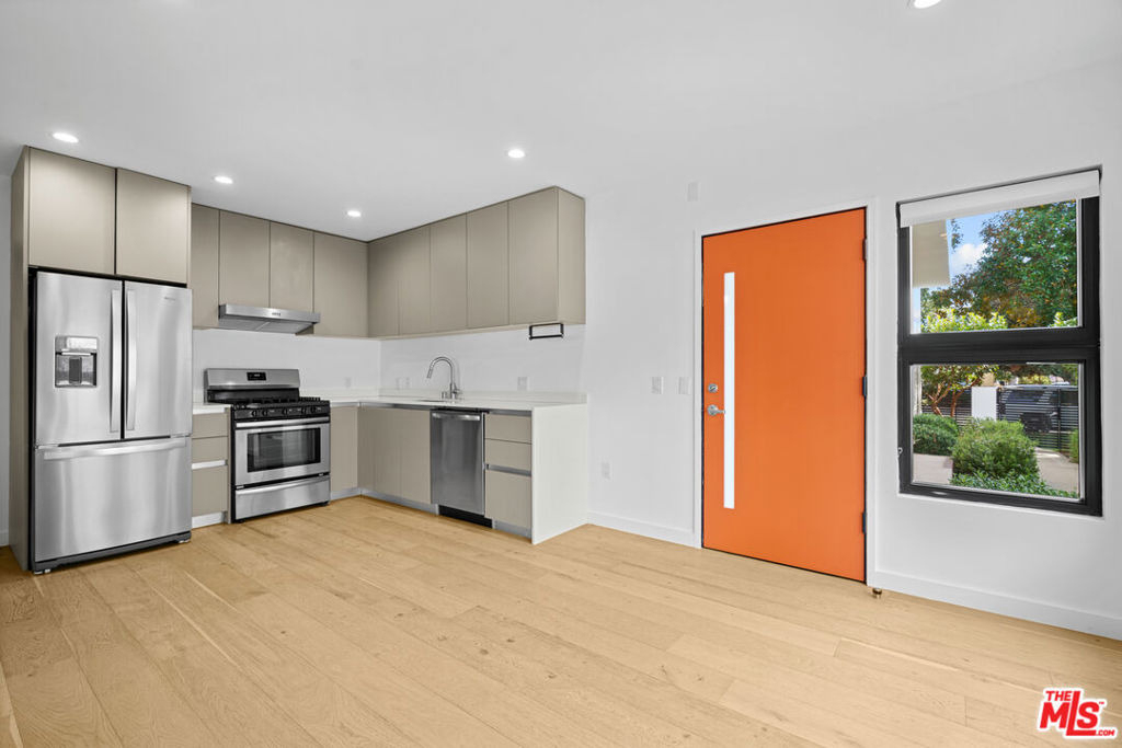 11785 Gateway Boulevard - Photo 4