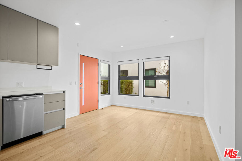 11785 Gateway Boulevard - Photo 5