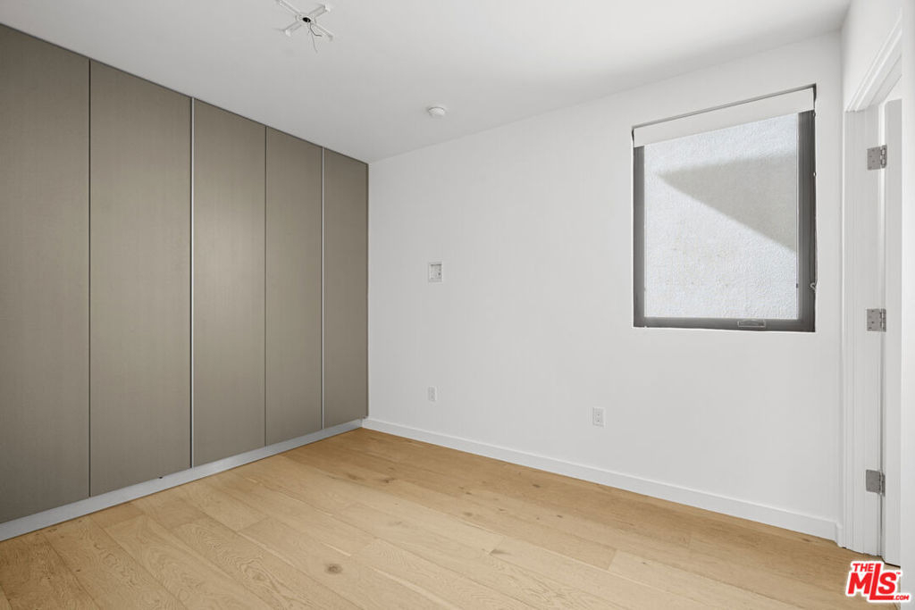 11785 Gateway Boulevard - Photo 9