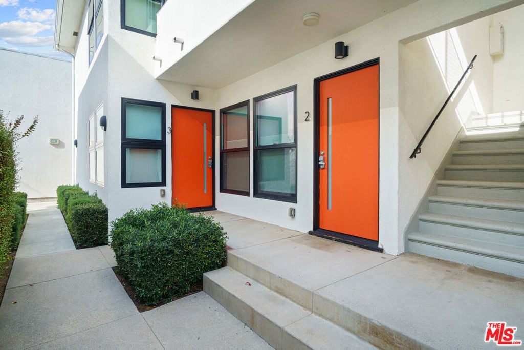 11785 Gateway Boulevard - Photo 1
