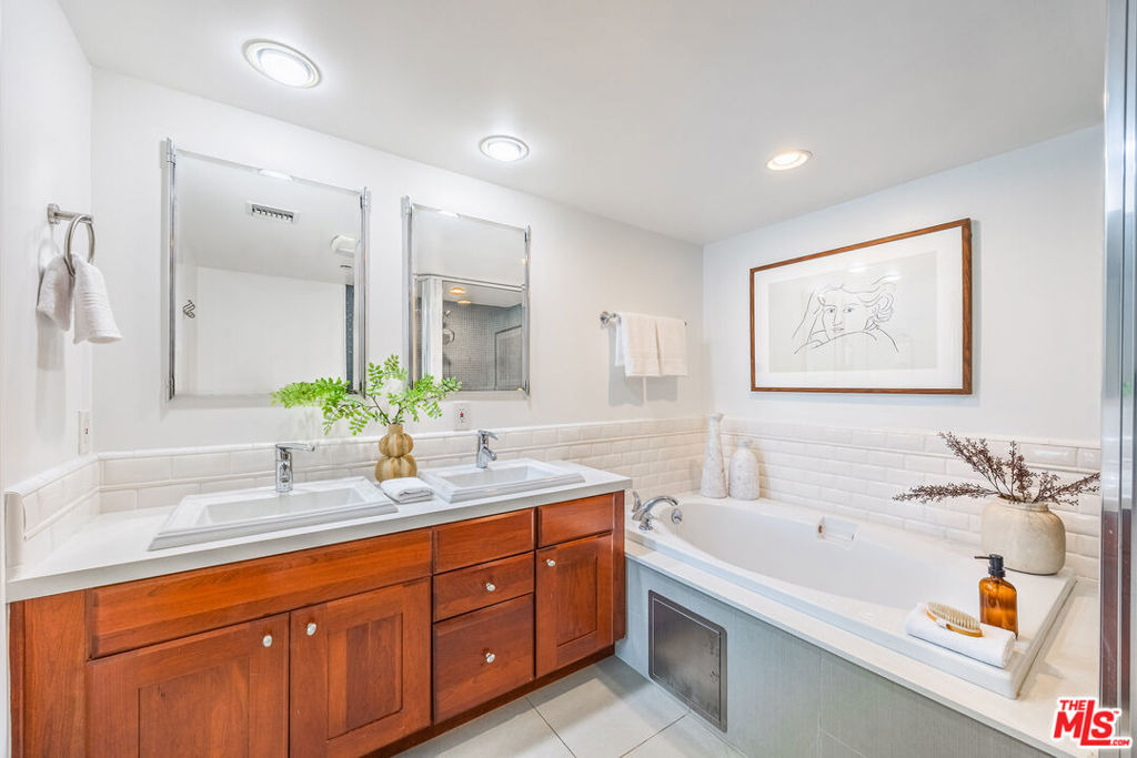 951 Granville Avenue - Photo 14