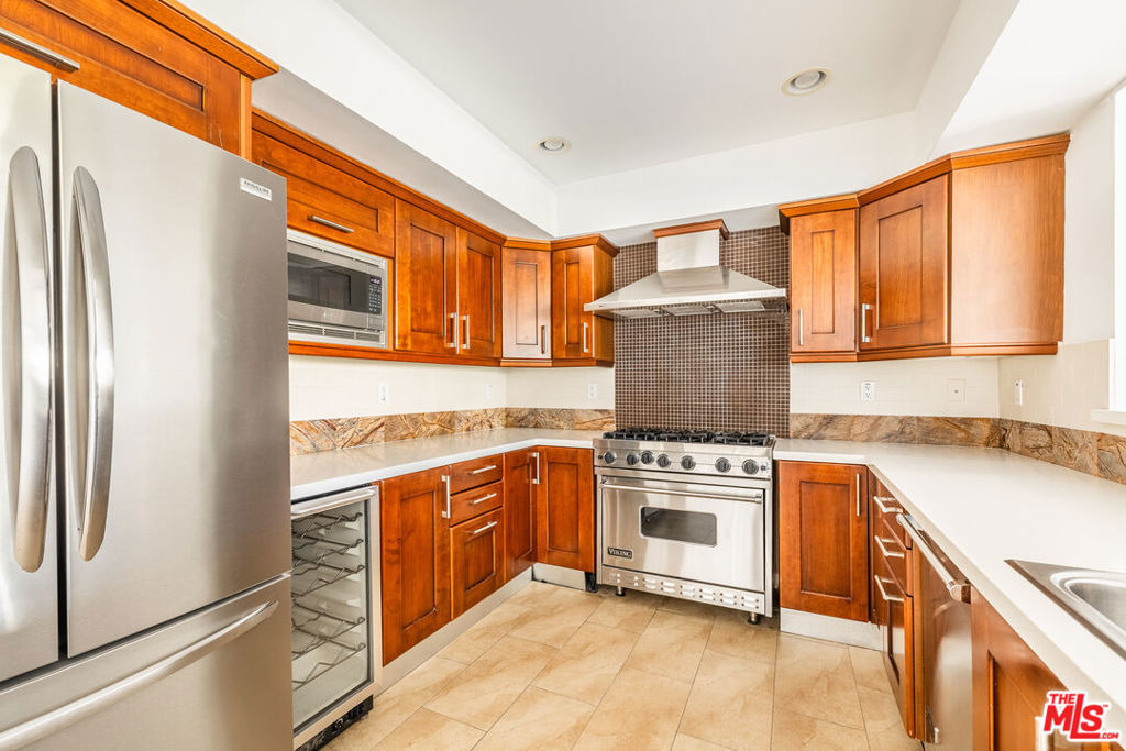 951 Granville Avenue - Photo 9
