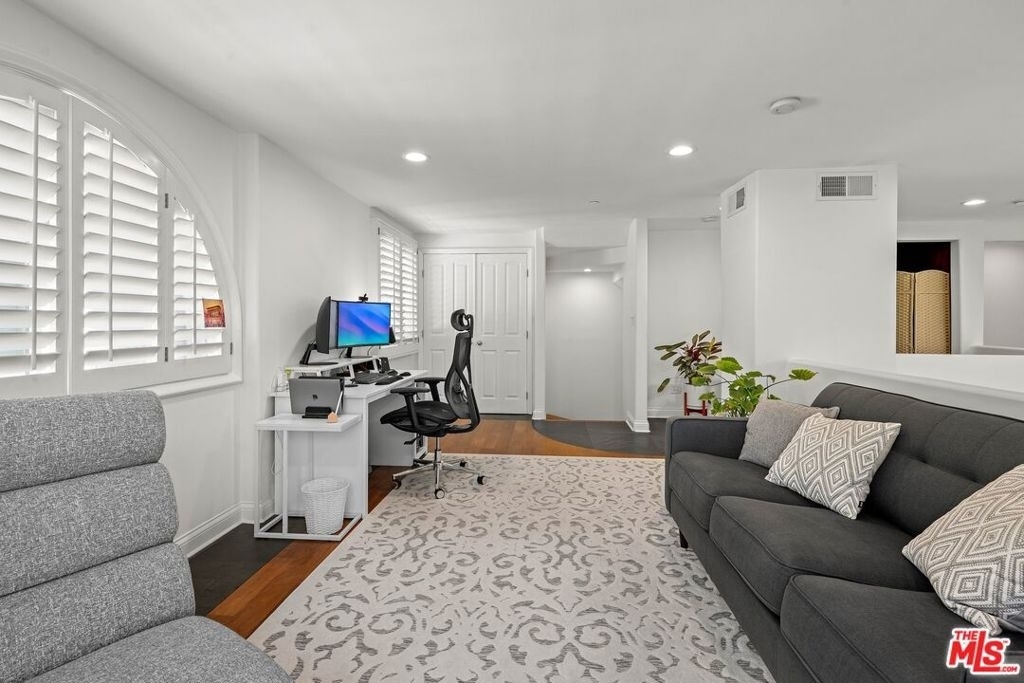 718 Lincoln Boulevard - Photo 15