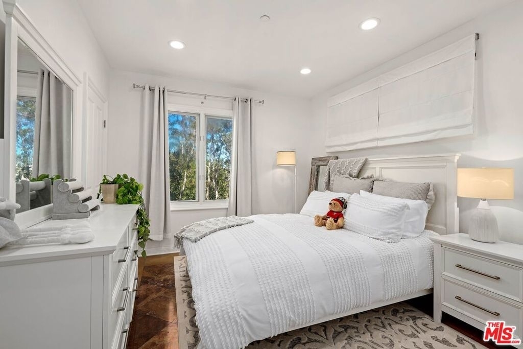 718 Lincoln Boulevard - Photo 17