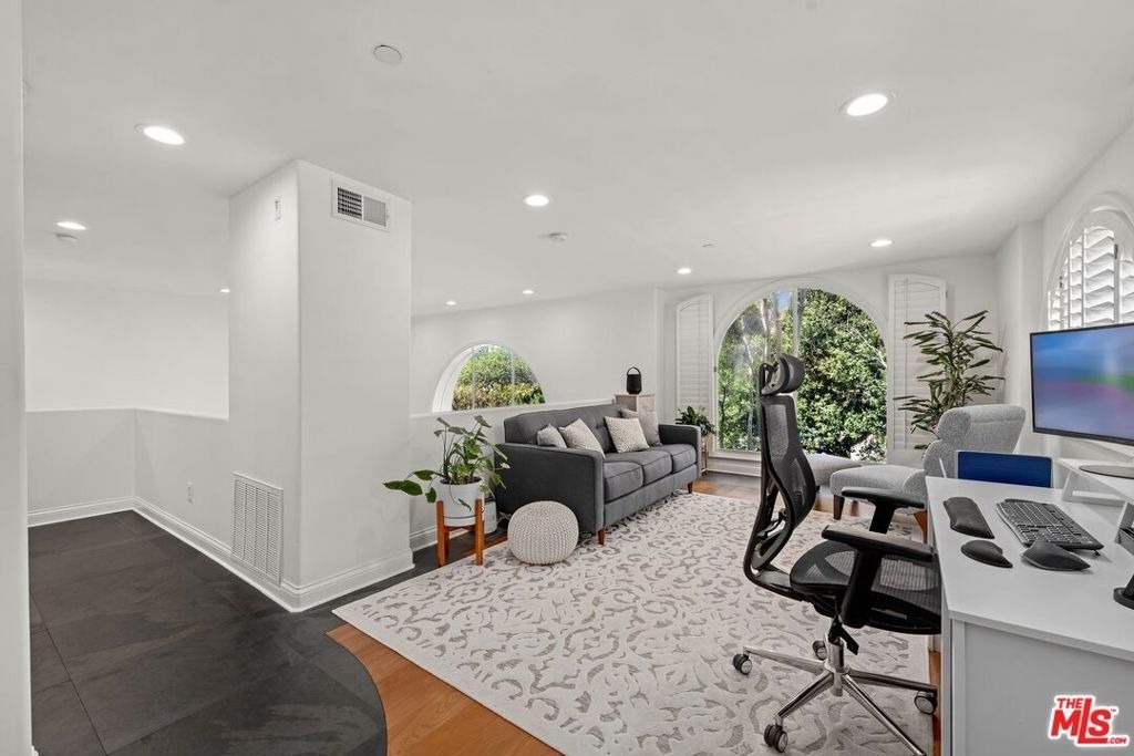 718 Lincoln Boulevard - Photo 14