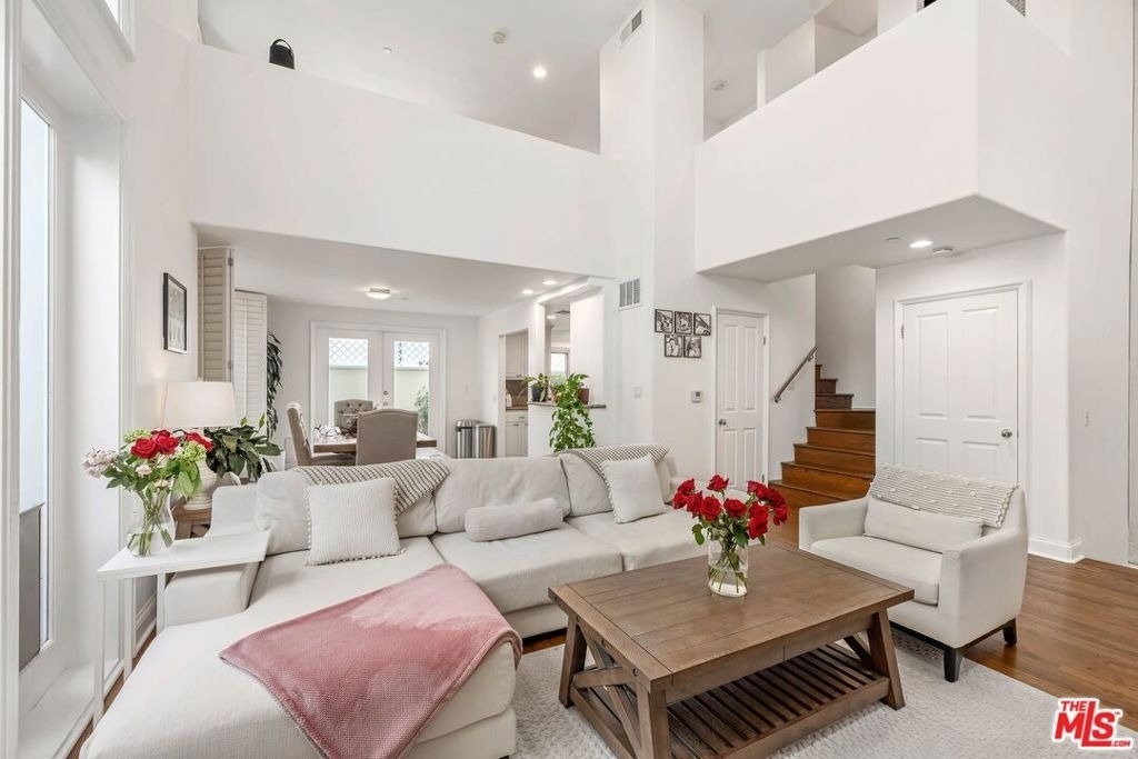 718 Lincoln Boulevard - Photo 4