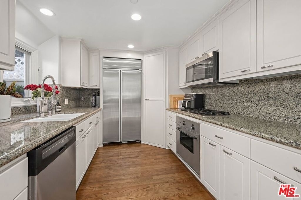 718 Lincoln Boulevard - Photo 10