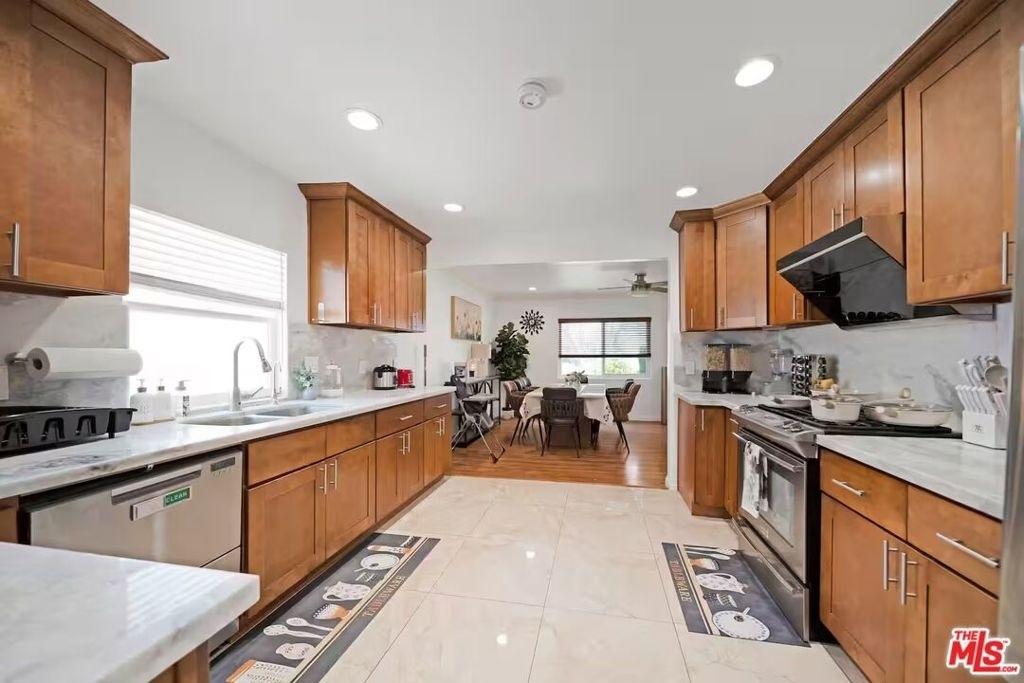 15213 Daphne Avenue - Photo 6