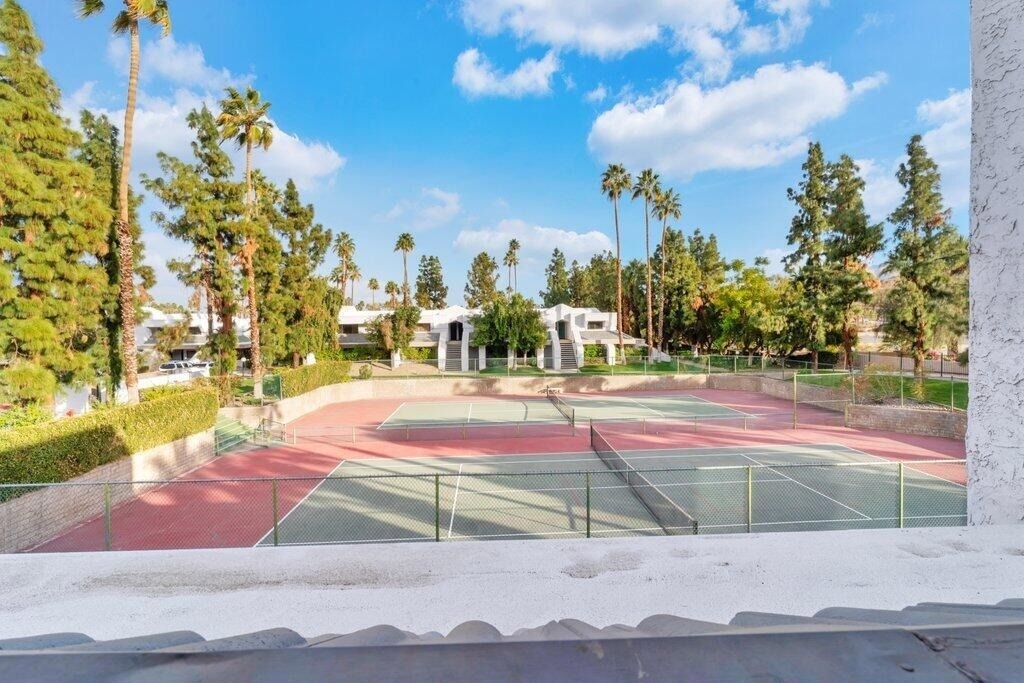 5301 E Waverly Drive - Photo 2