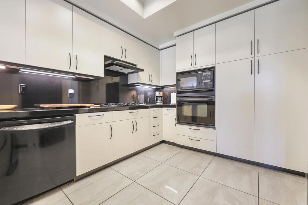 829 Inverness - Photo 10
