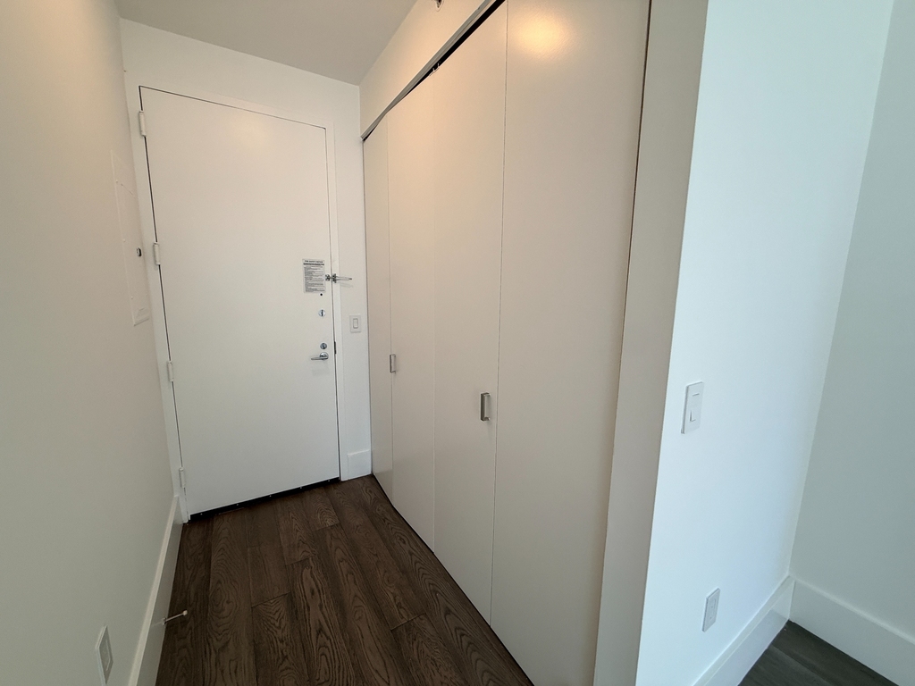 West 47th Street - Photo 10