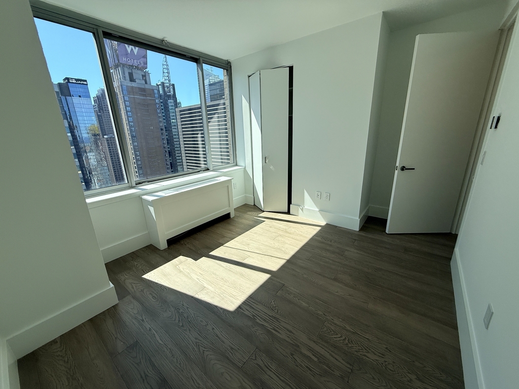 West 47th Street - Photo 2