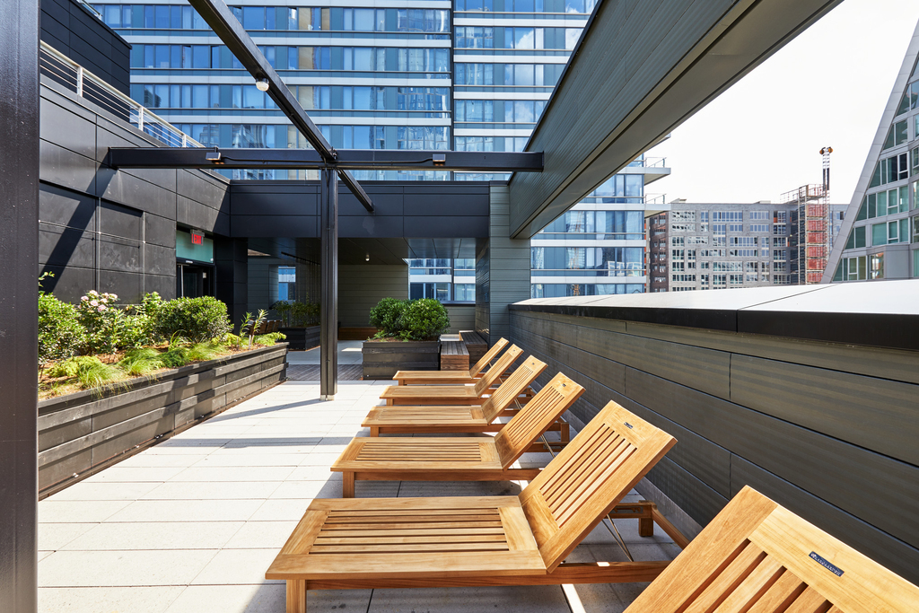 600 W 58th St - Photo 9