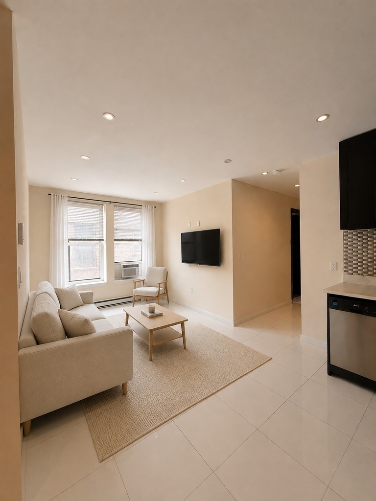 350 Manhattan Avenue - Photo 0