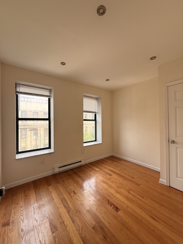 350 Manhattan Avenue - Photo 5